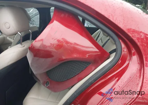 2018 Mercedes-Benz C 300 4Matic из США, поврежденный, VIN 55SWF4KB8JU278807